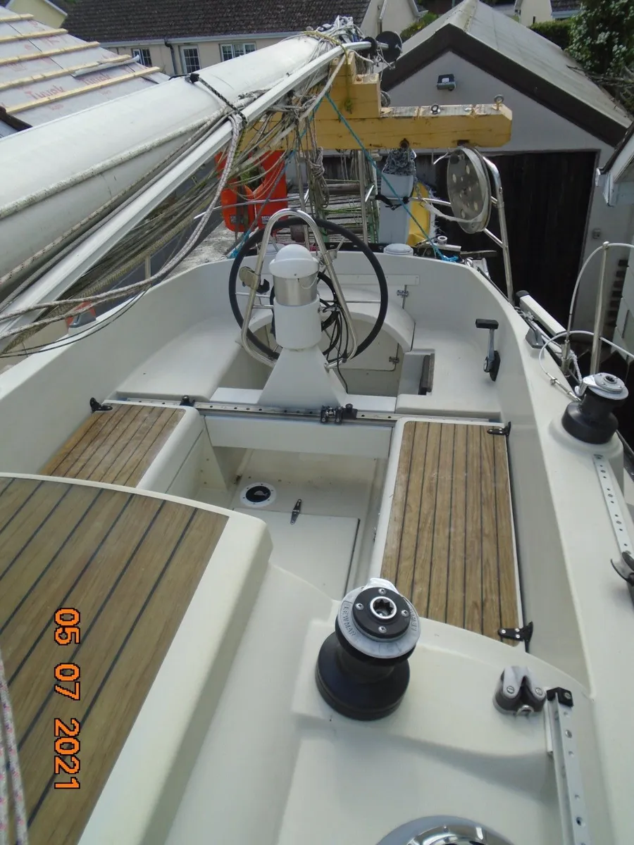 Yacht. 30ft. Sailing/Cruising. No trailer. - Image 3