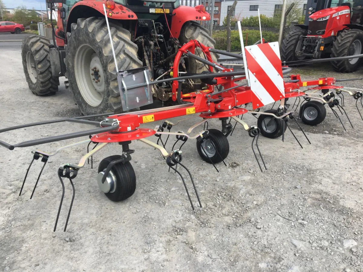 New Massey Ferguson 4 rotor tedders - Image 3