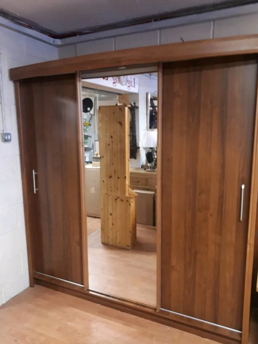 Wardrobes side presses lockers - Image 1