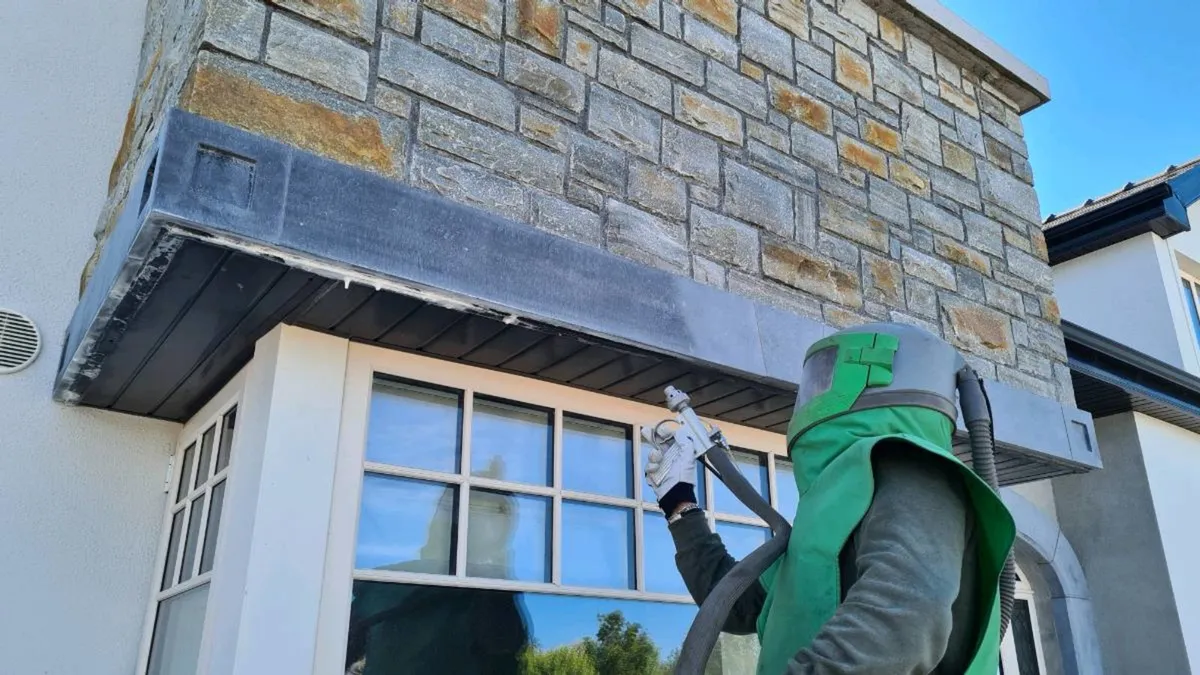 Stone Wall Blast Cleaning