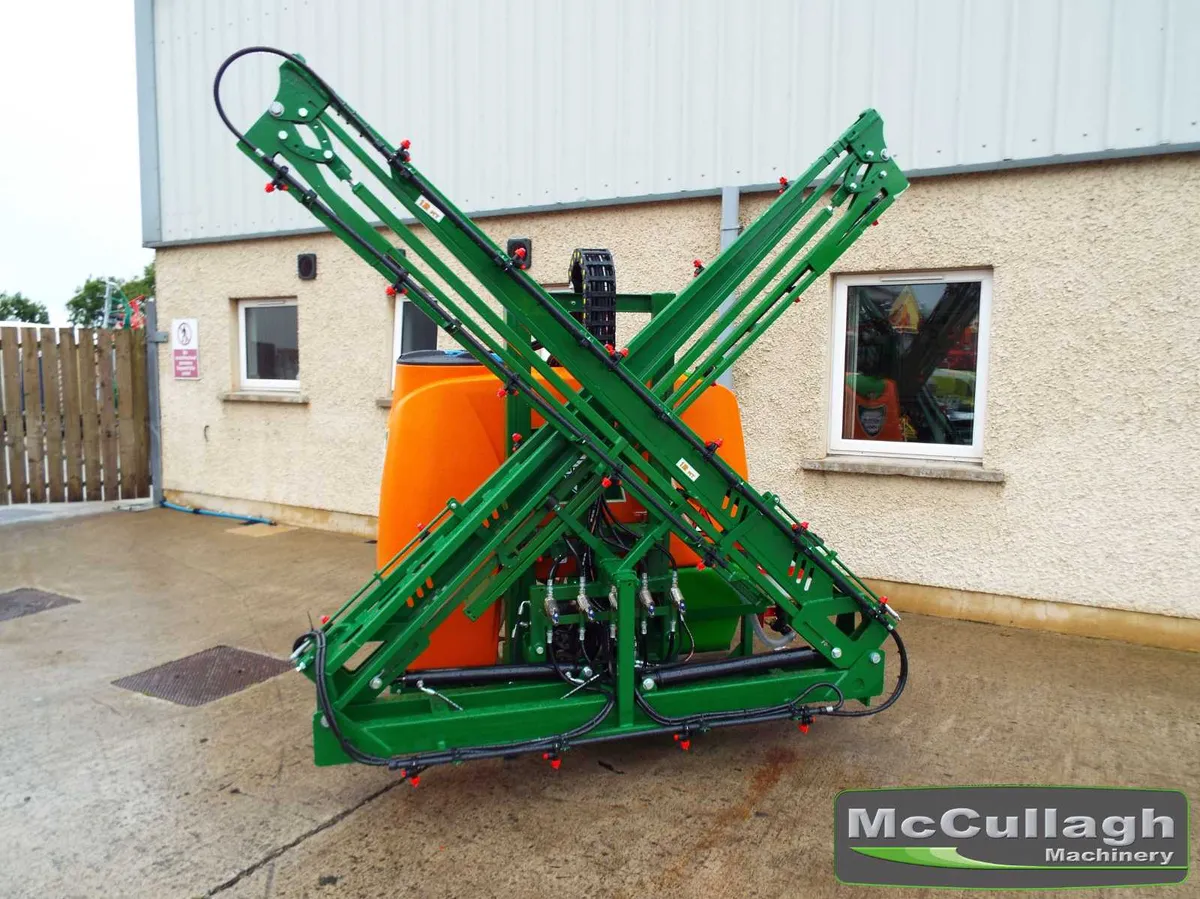 New Agrional 1000L Sprayer Fully Hydraulic Boom - Image 2