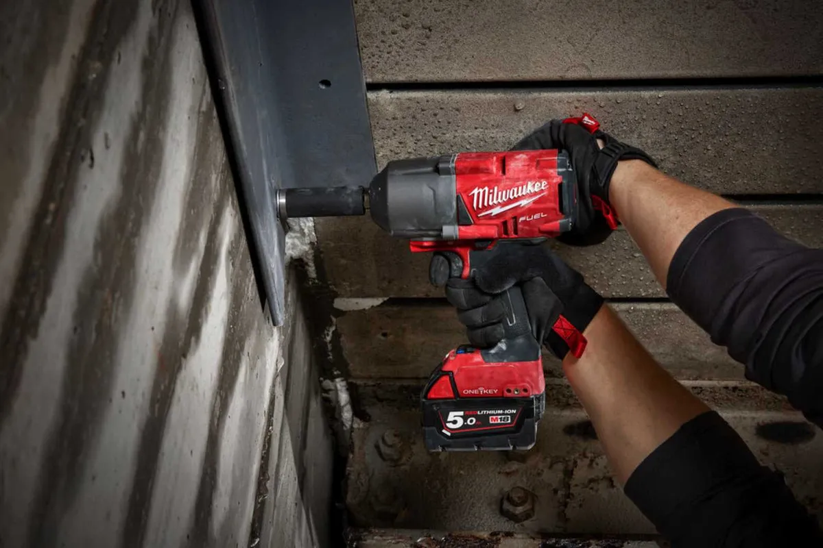 Milwaukee M18_ONEFHIWF1-802 1" Impact Wrench - Image 4