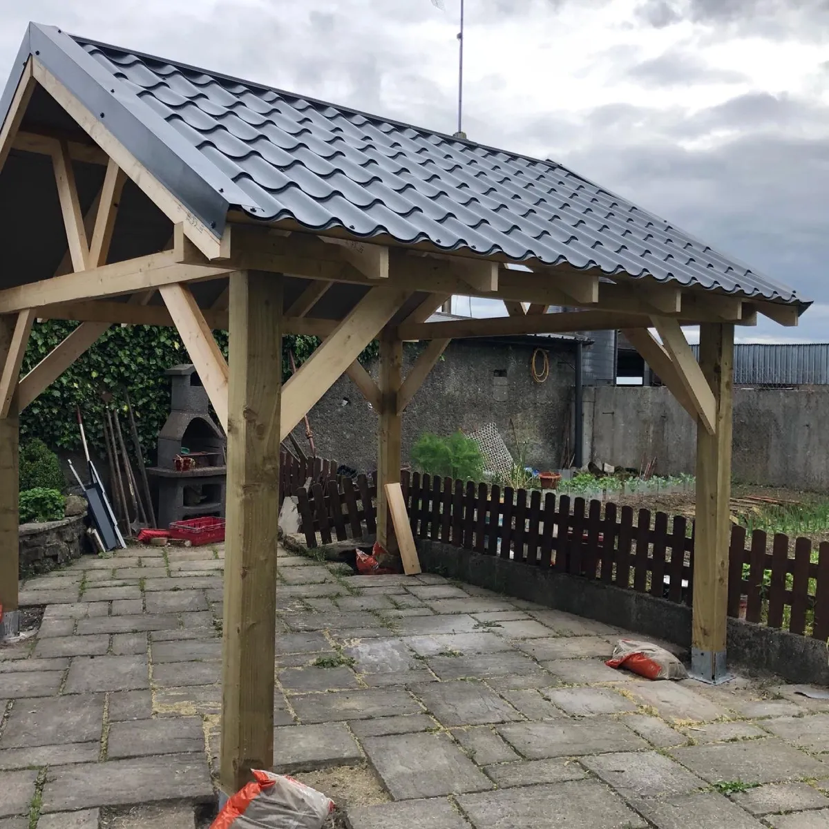 4.2mx4.2m wooden/timber gazebo - Image 4