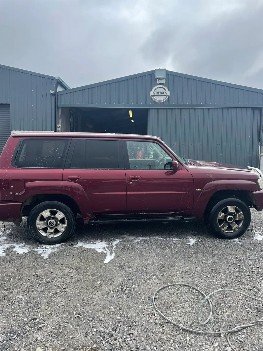 Nissan patrol breaking 2007