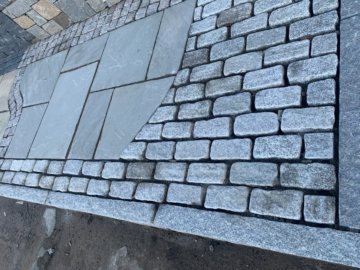Tumbled granite cobbles - Image 4