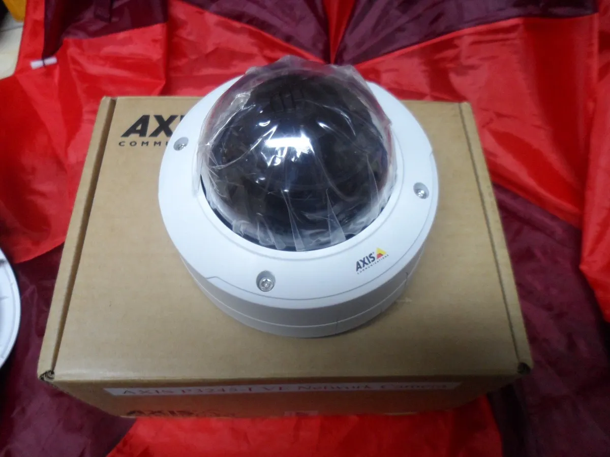 Axis P3245-LVE Network Camera - Image 4