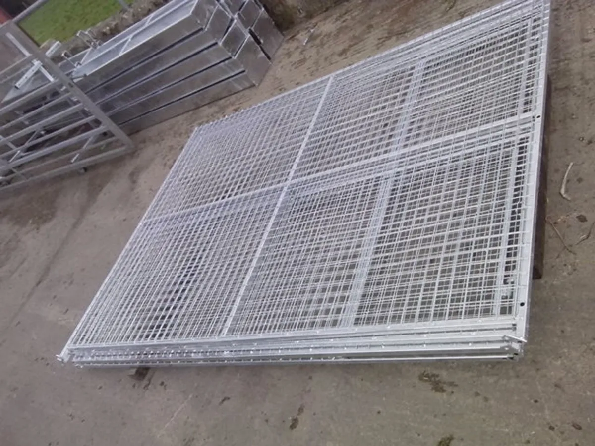 8x8' fully galvanised dog pens - Image 2