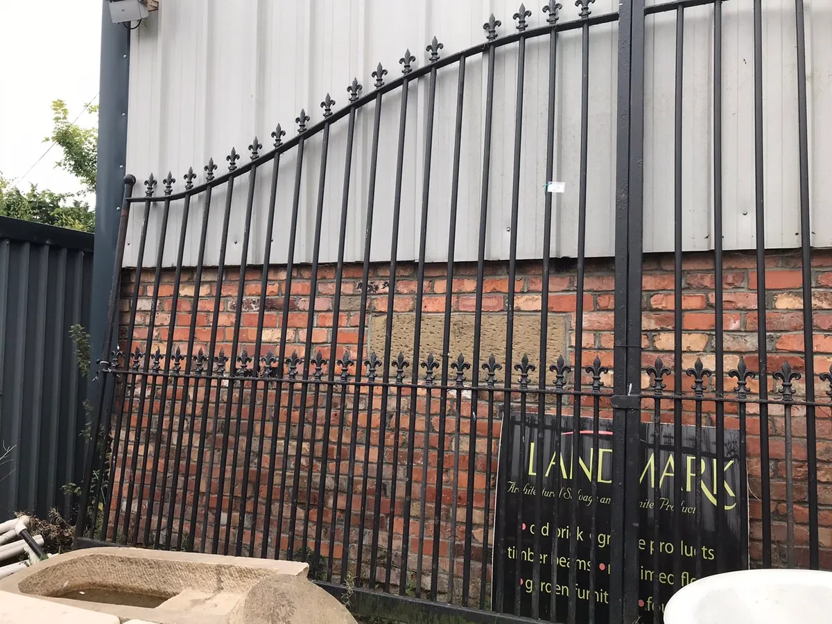 Large Iron Entrance Gates 18ft - Image 2