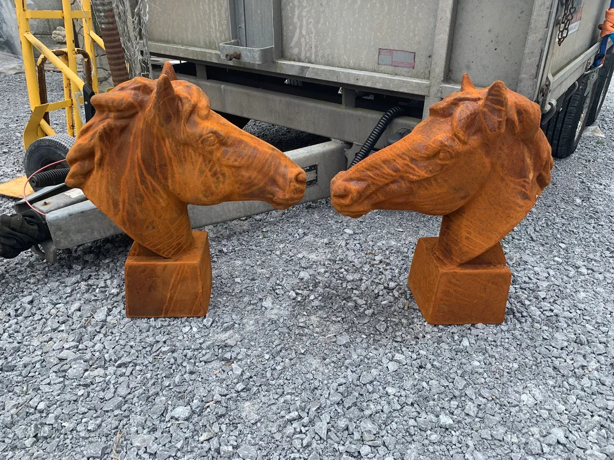 PAIR OF CAST IRON HORSE HEADS - Image 1