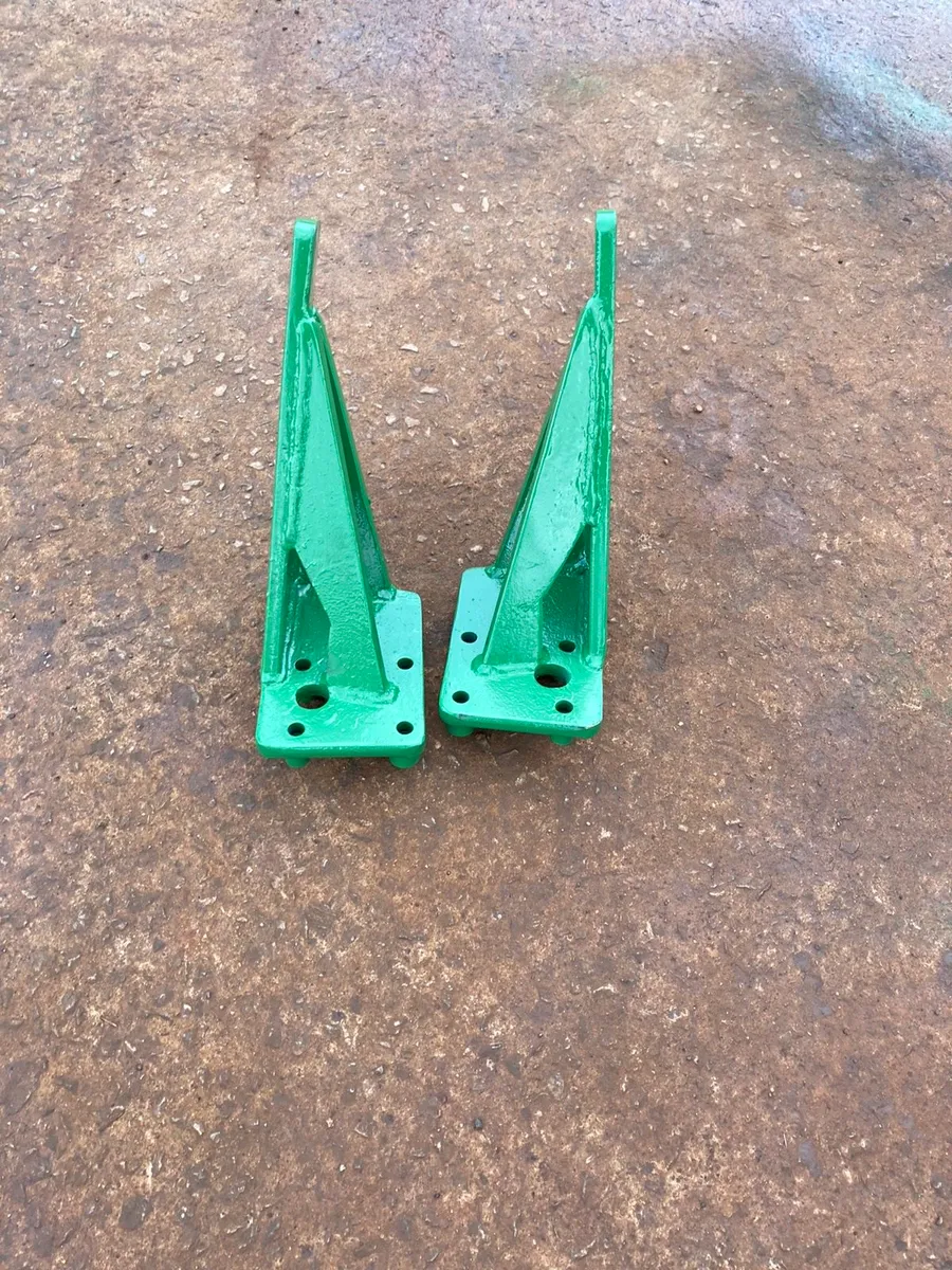 JOHN DEERE FRONT MUDGUARDS - Image 3