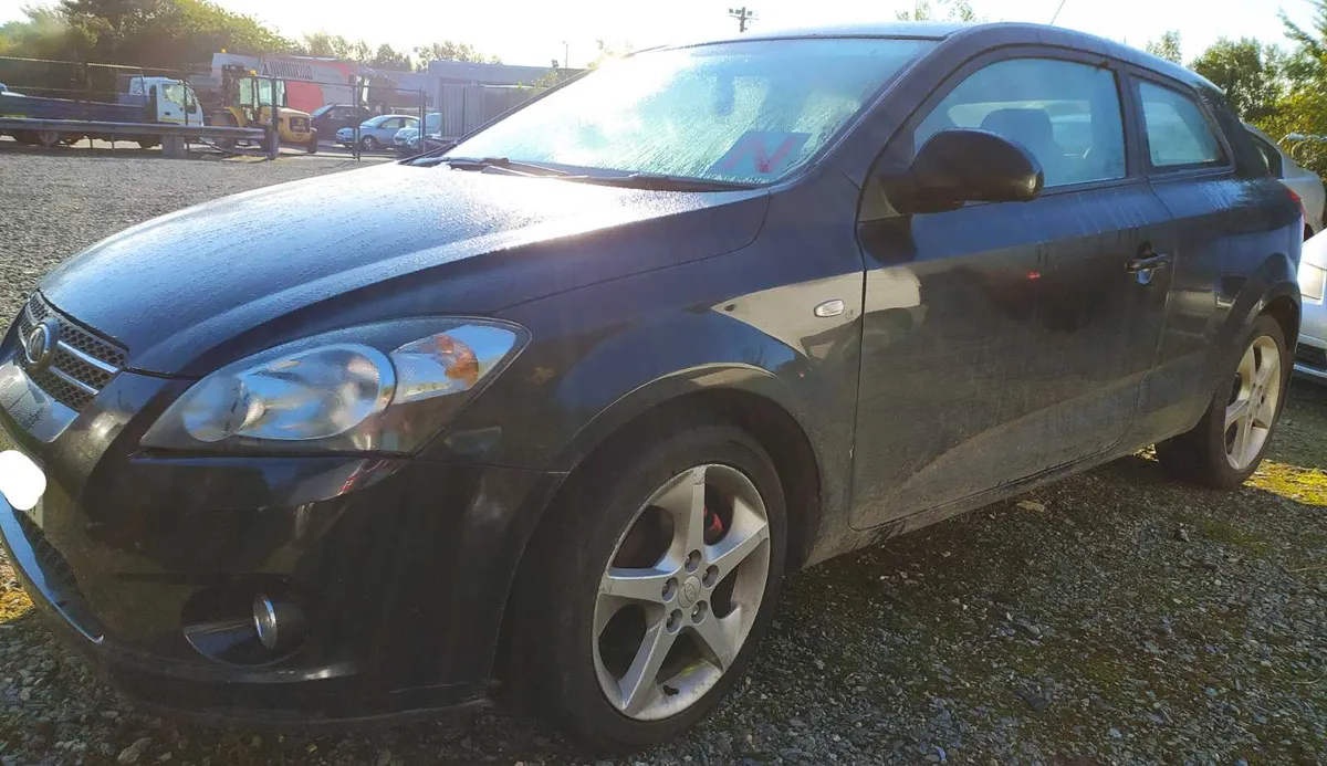 Ceed Kia 2008 crdi - Image 2