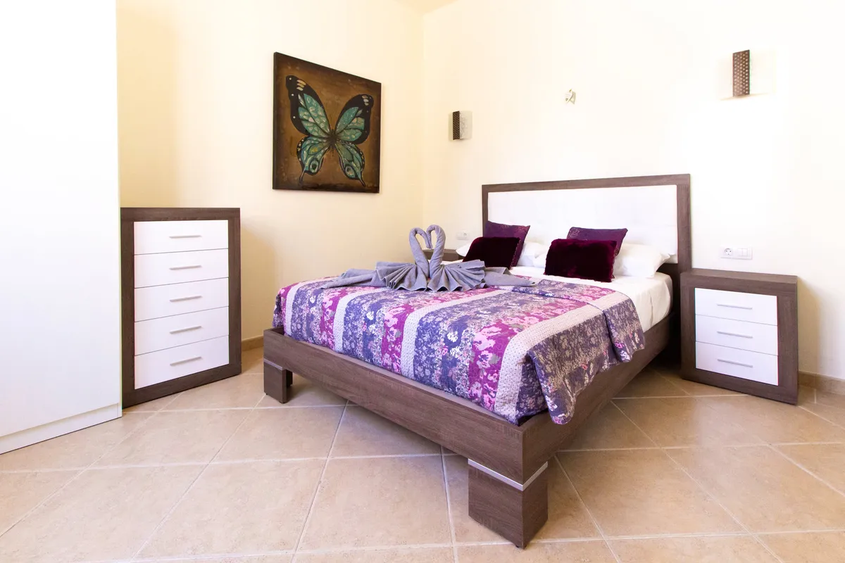 3 BEDROOM VILLA WITH PRIVATE HEATED POOL LANZAROTE - Image 4