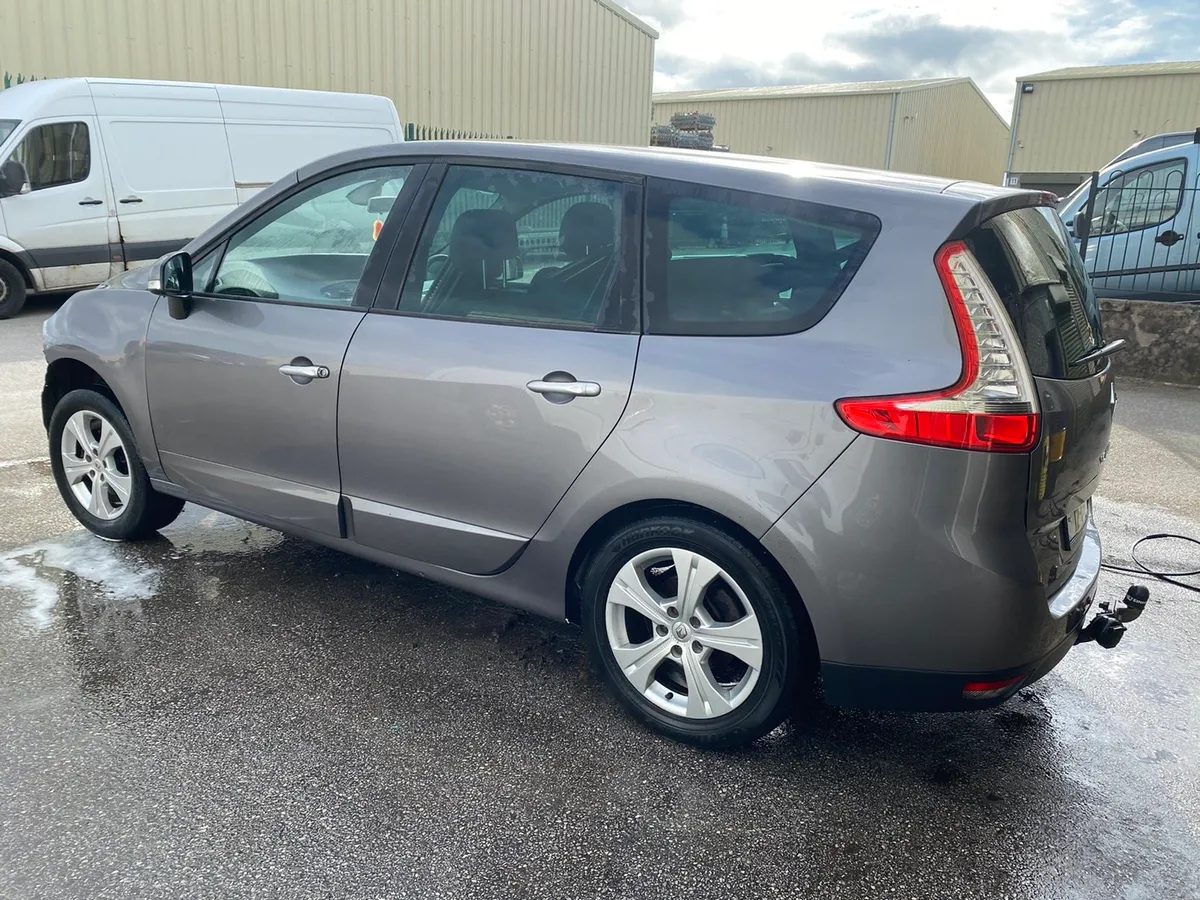 2012 Renault Grand Scenic for breaking