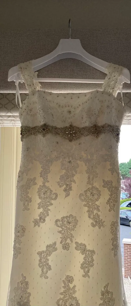 Wedding dress and veil - Image 1