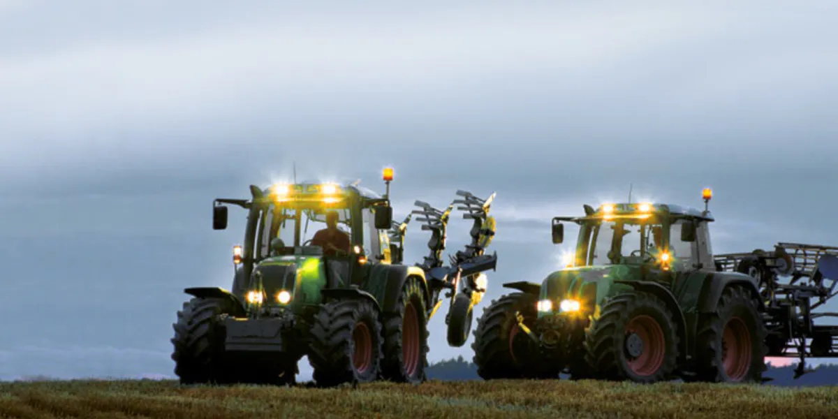 www.farmlighting.ie Tractor