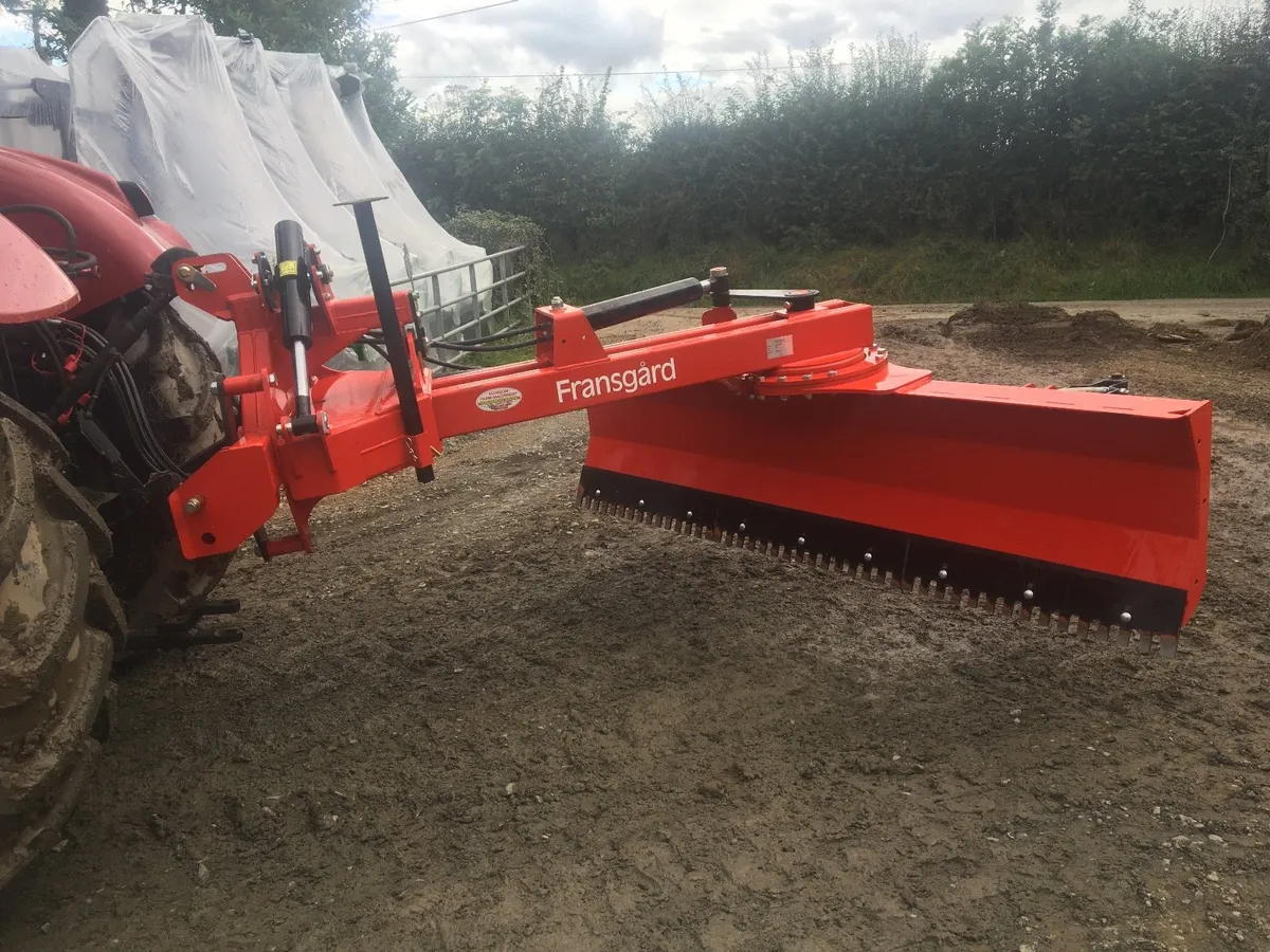 Fransgard DKH 250 & 275 road grader - Image 1