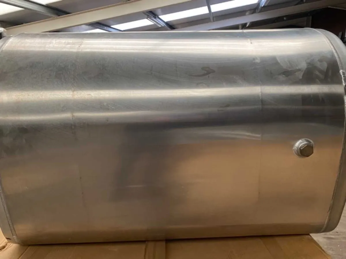 Volvo 315L Aluminium Fuel Tanks - D shaped - Image 3