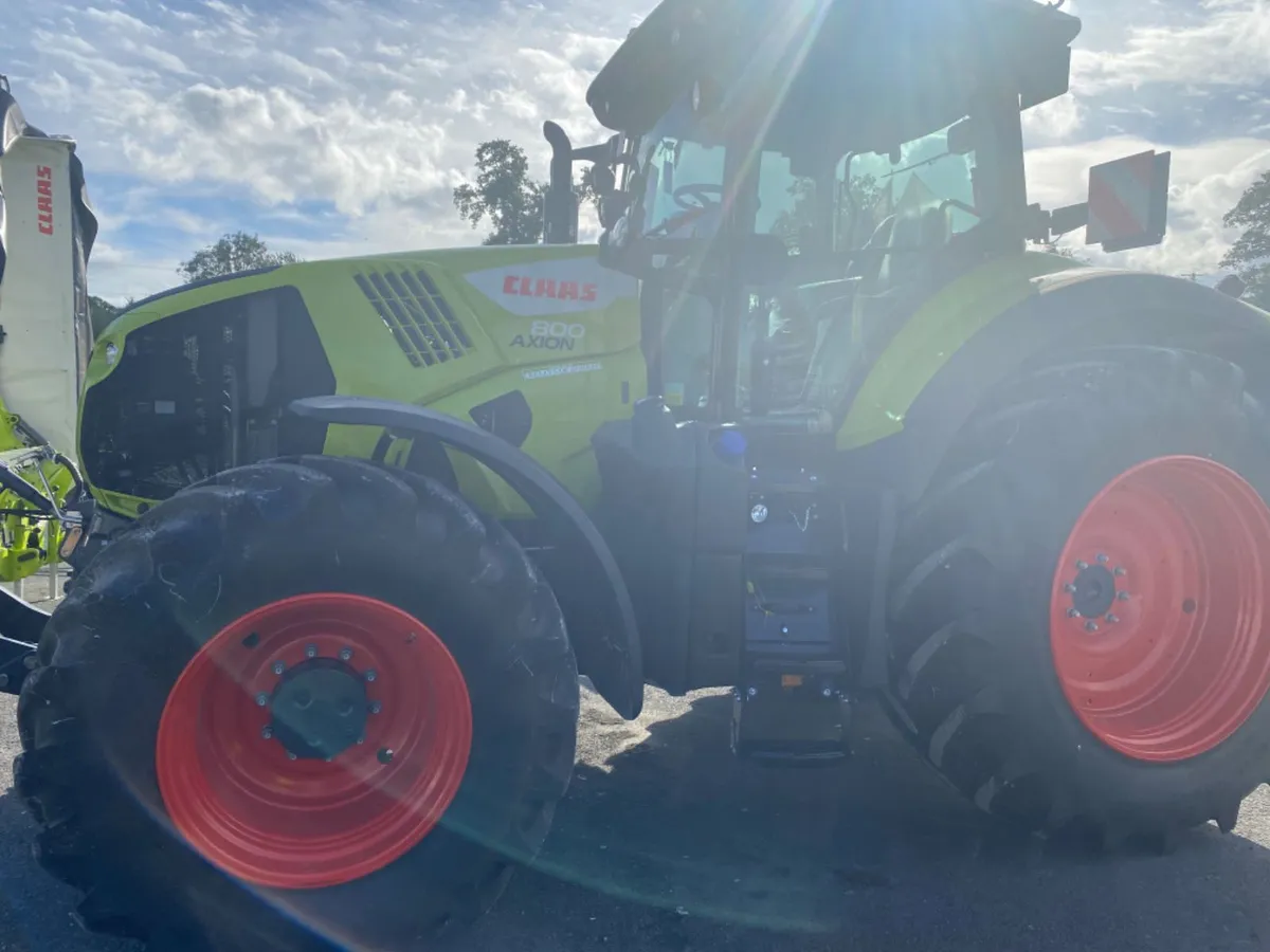 Claas Axion 800