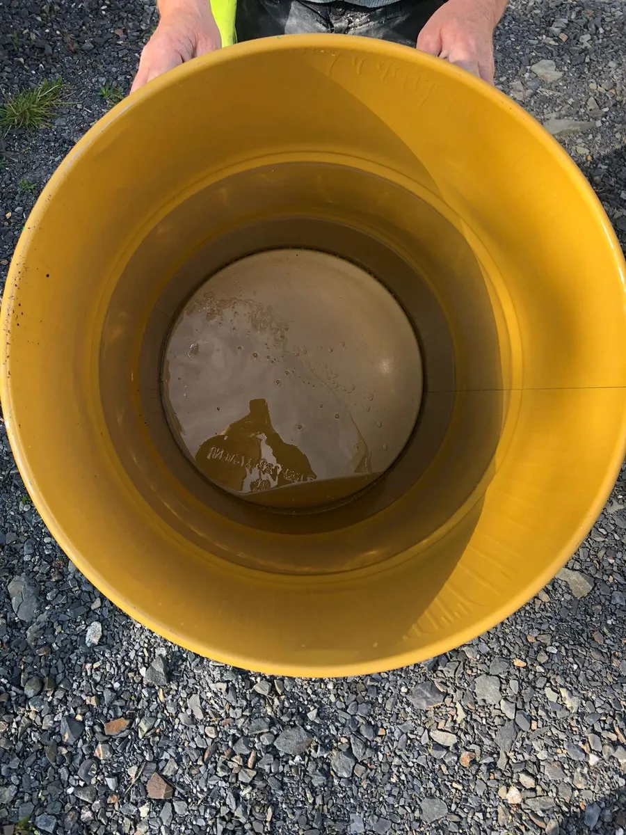 Green steel barrels with lids - Image 2