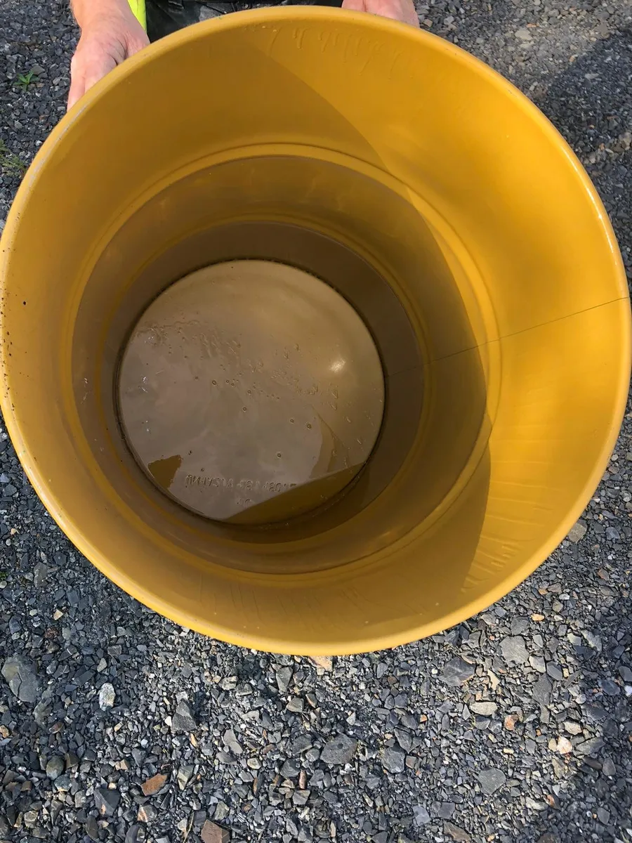 Green steel barrels with lids - Image 4