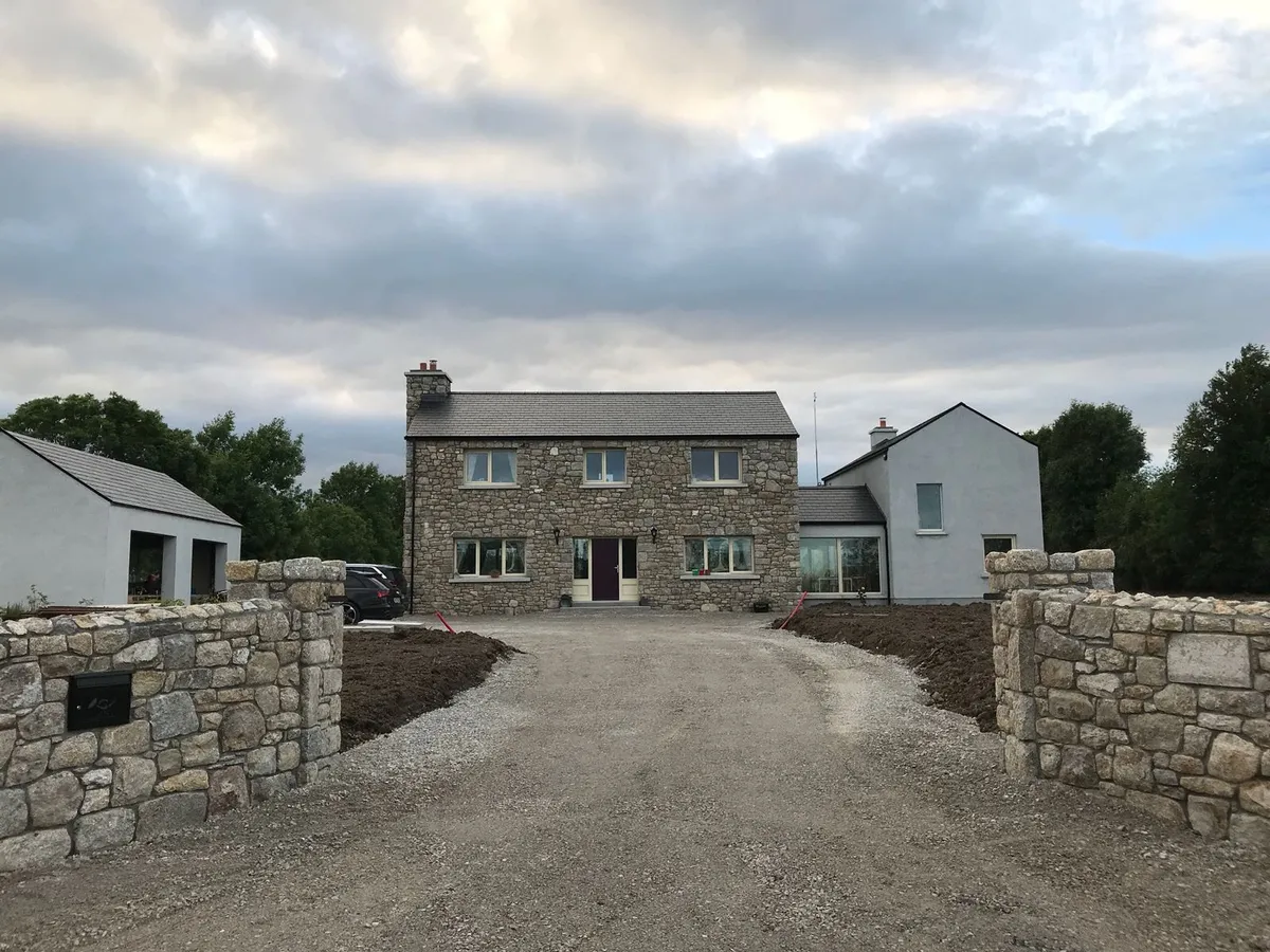 SALVAGED GRANITE BUILDING STONE - Image 2