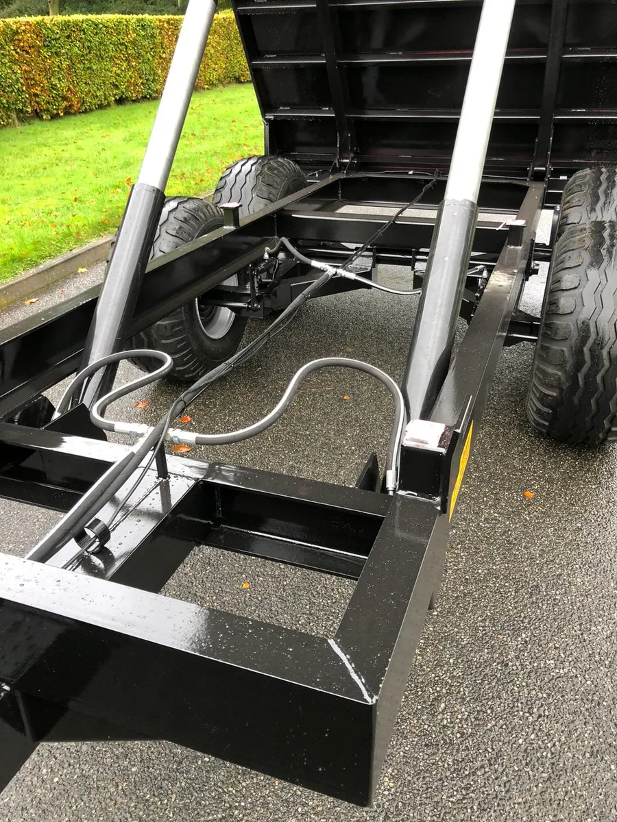 New  tipping trailer & digger buckets - Image 2