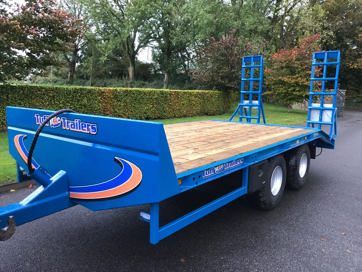 New 10 tonne lowloader and digger buckets - Image 2