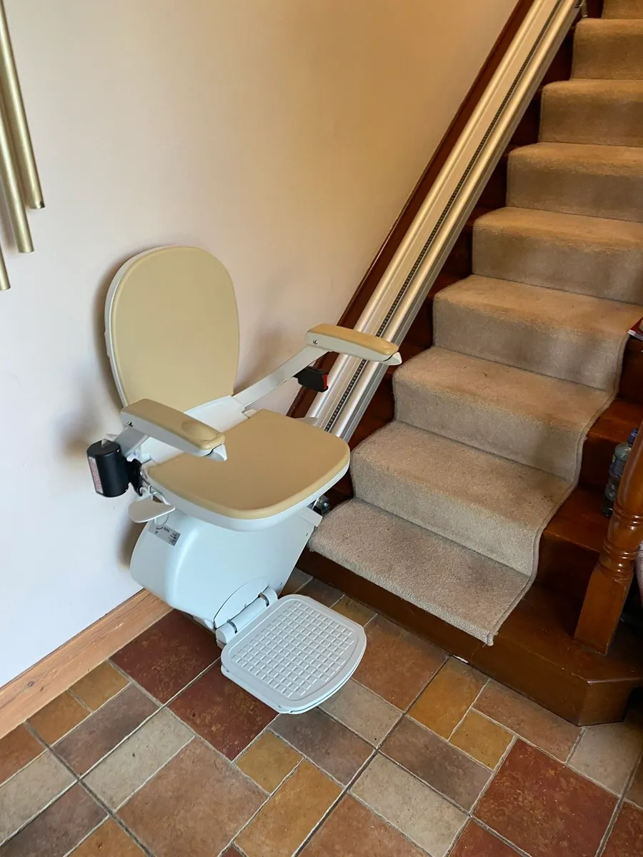 Need a Chairlift? 🧑‍🔧 New & Used Stair Lifts Ava