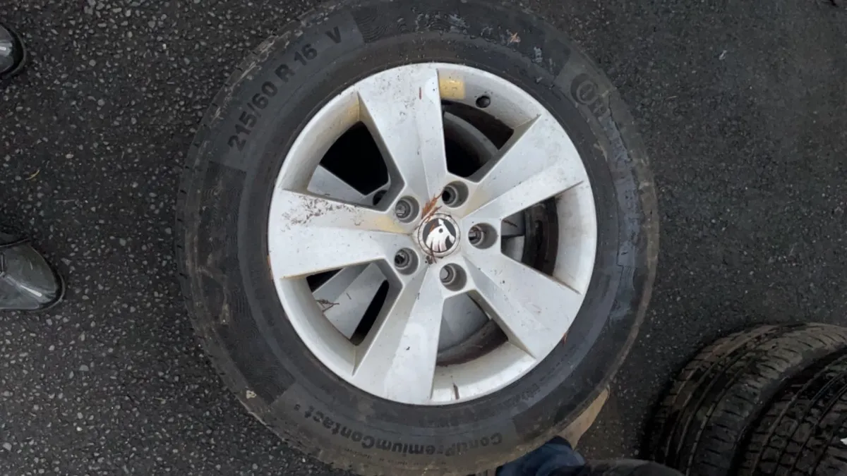 16” Skoda alloys &  Tyres