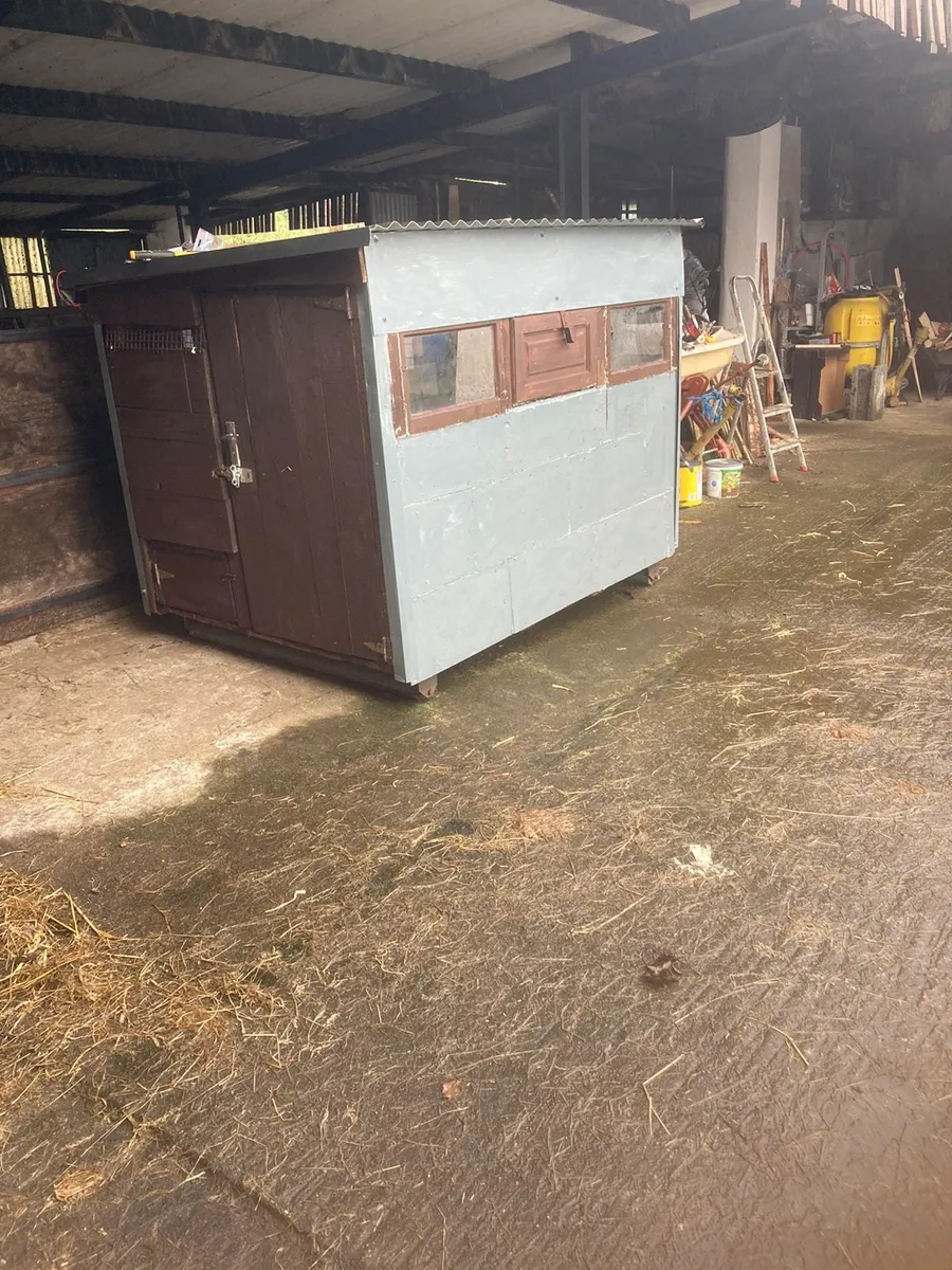Hen boxes for sale - Image 1