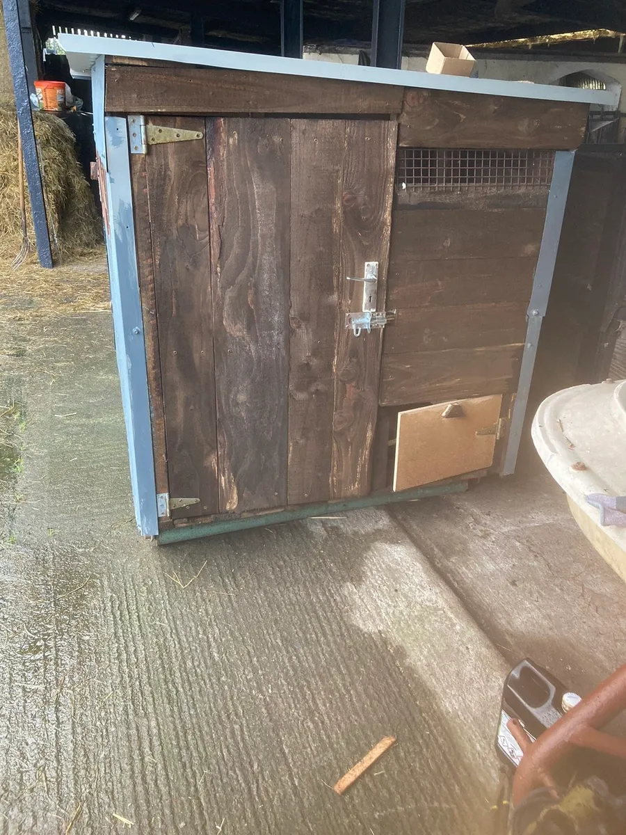Hen boxes for sale - Image 2