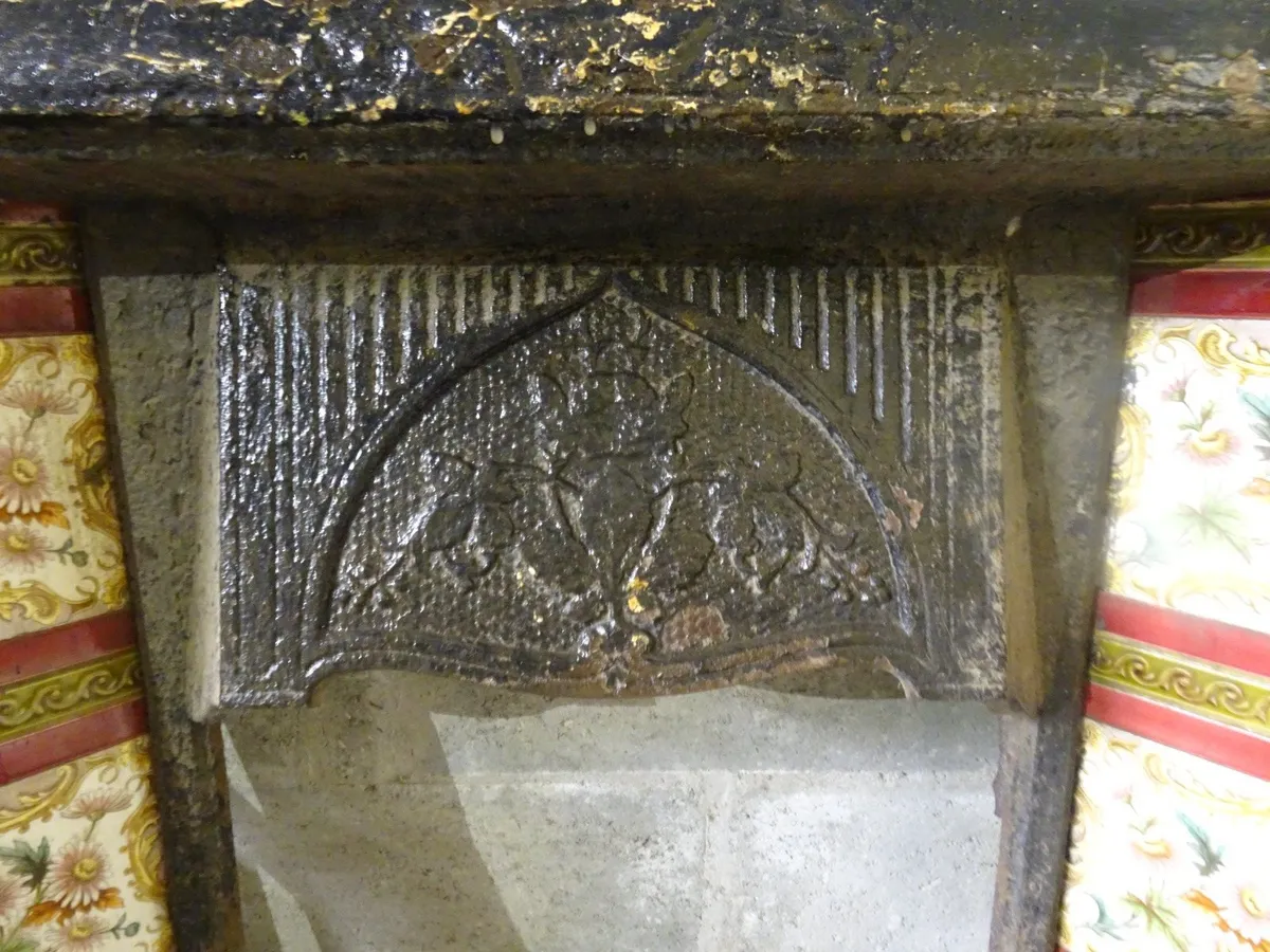 Cast iron tiled insert - Image 2