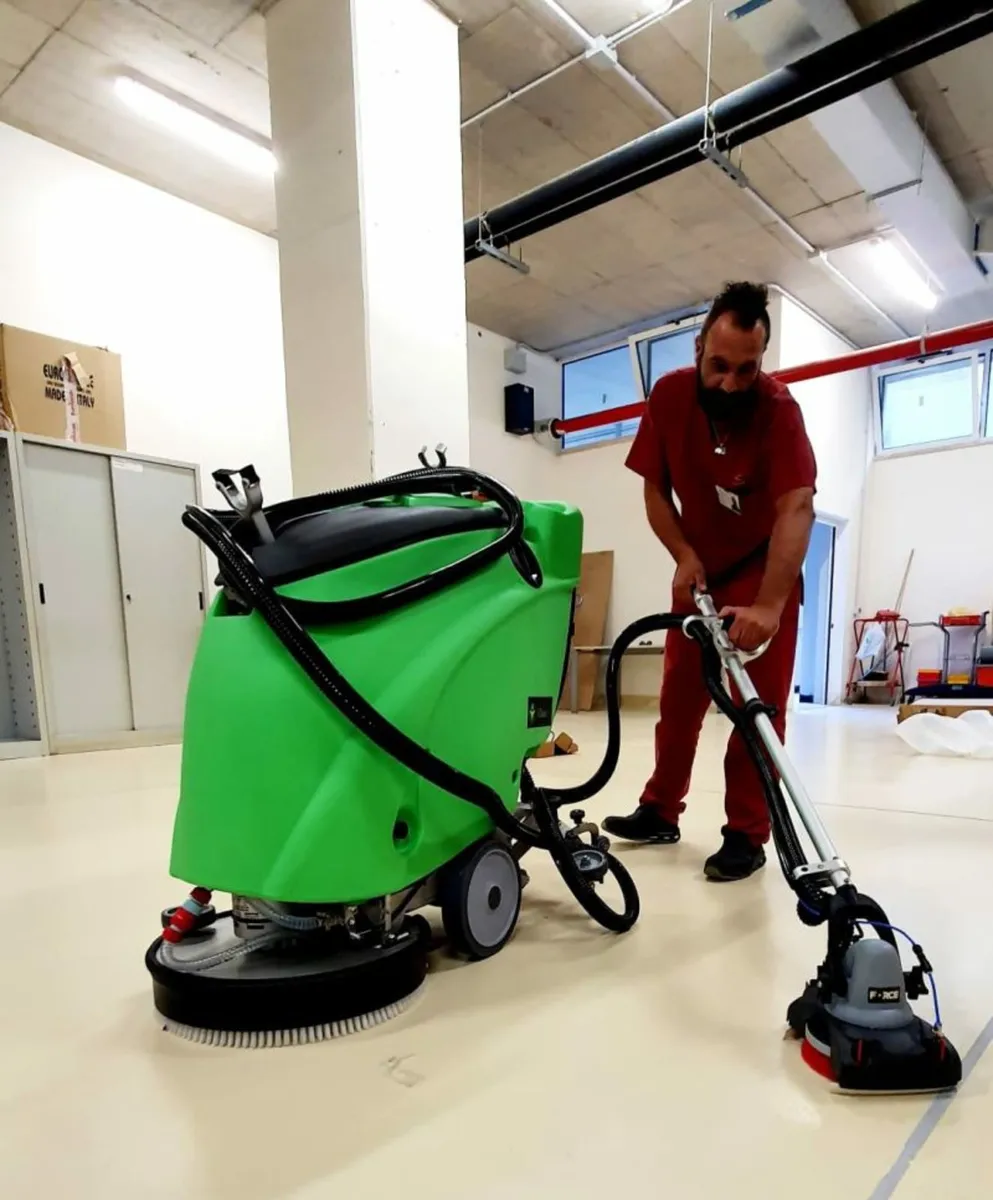 Green Clean G1 scrubber dryer floor cleaner - Image 3