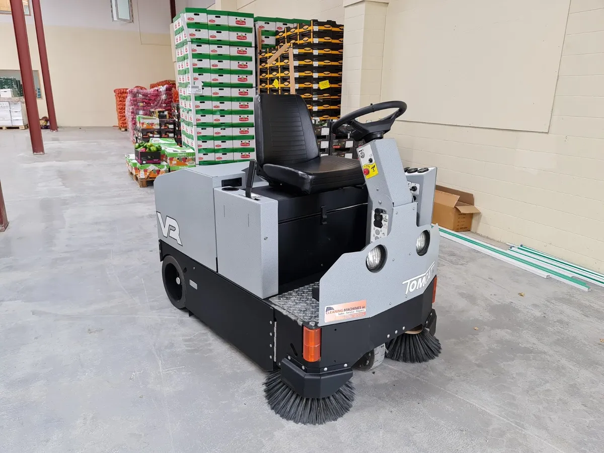 Tomcat VR Sweeper - warehouse/yard/carpark - Image 2