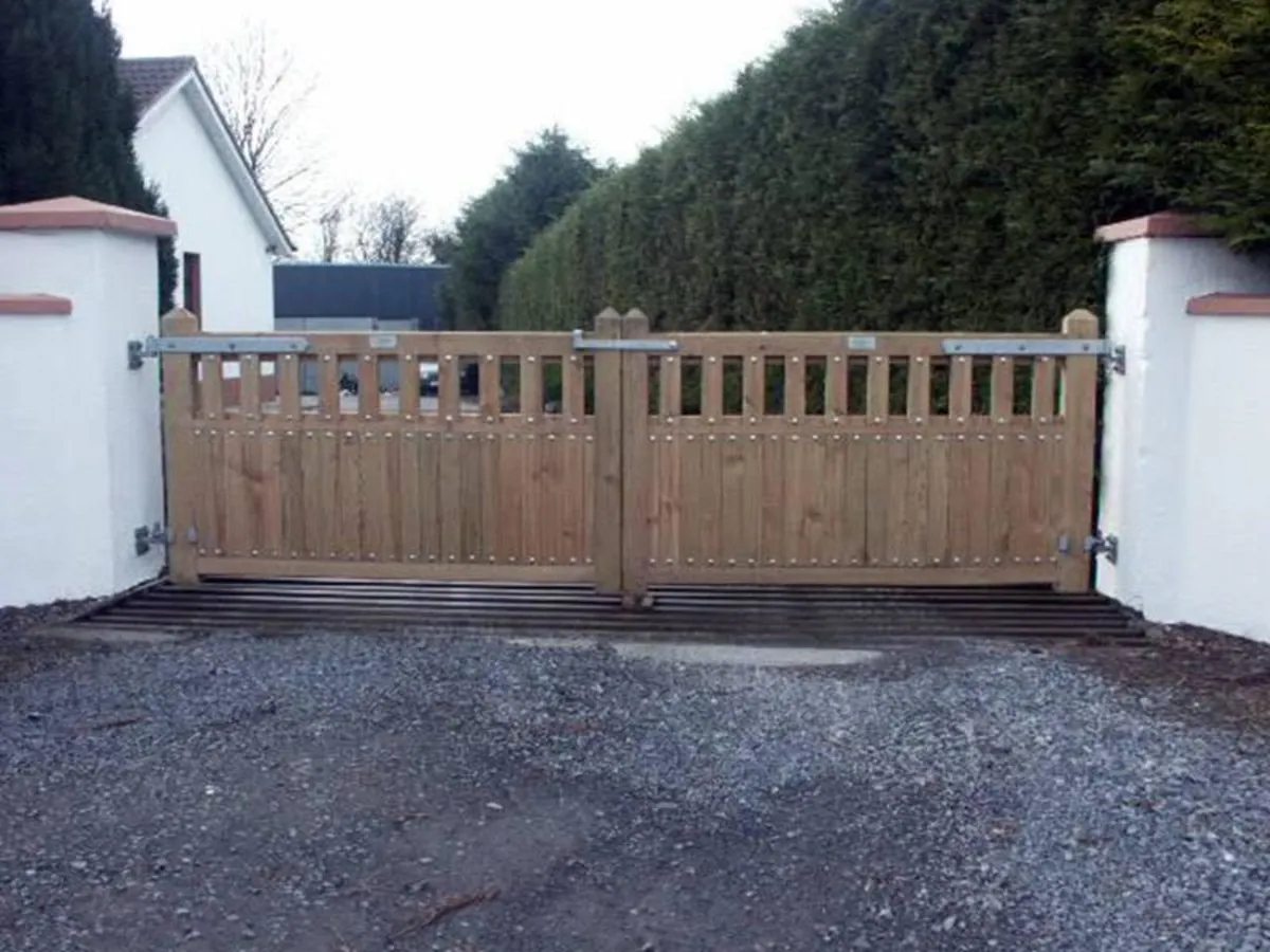 post and rail  casey fencing - Image 3