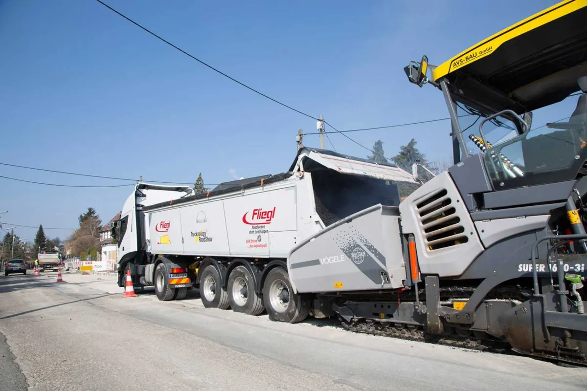 Fliegl Insulated Asphalt Push-Off Ejector Trailer