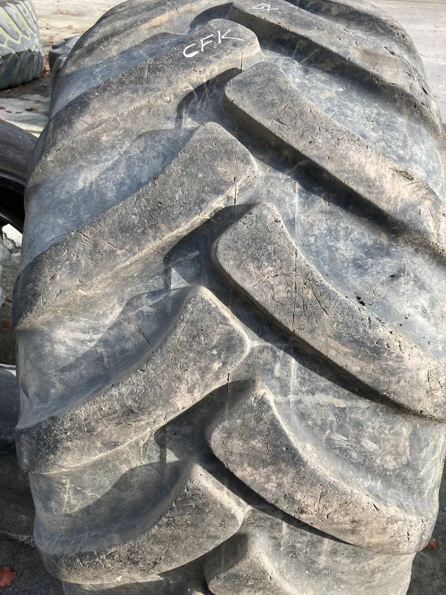 500/60 x 22.5 tyres - Image 1