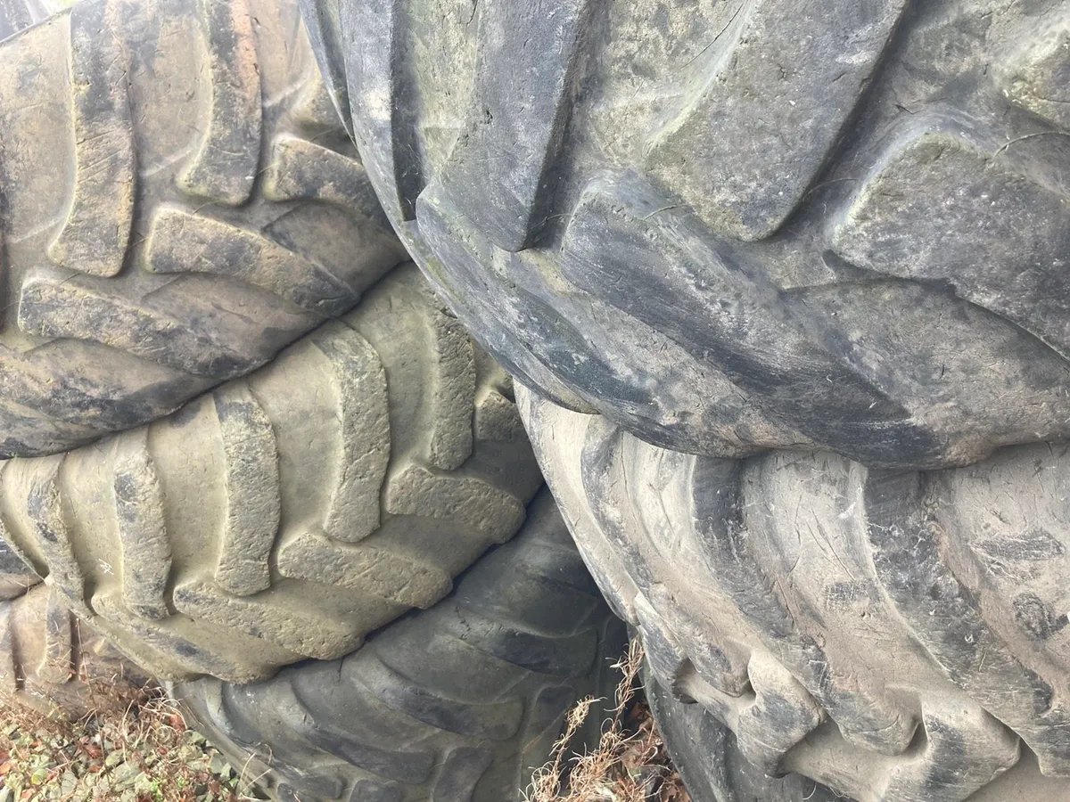 500/60 x 22.5 tyres - Image 4