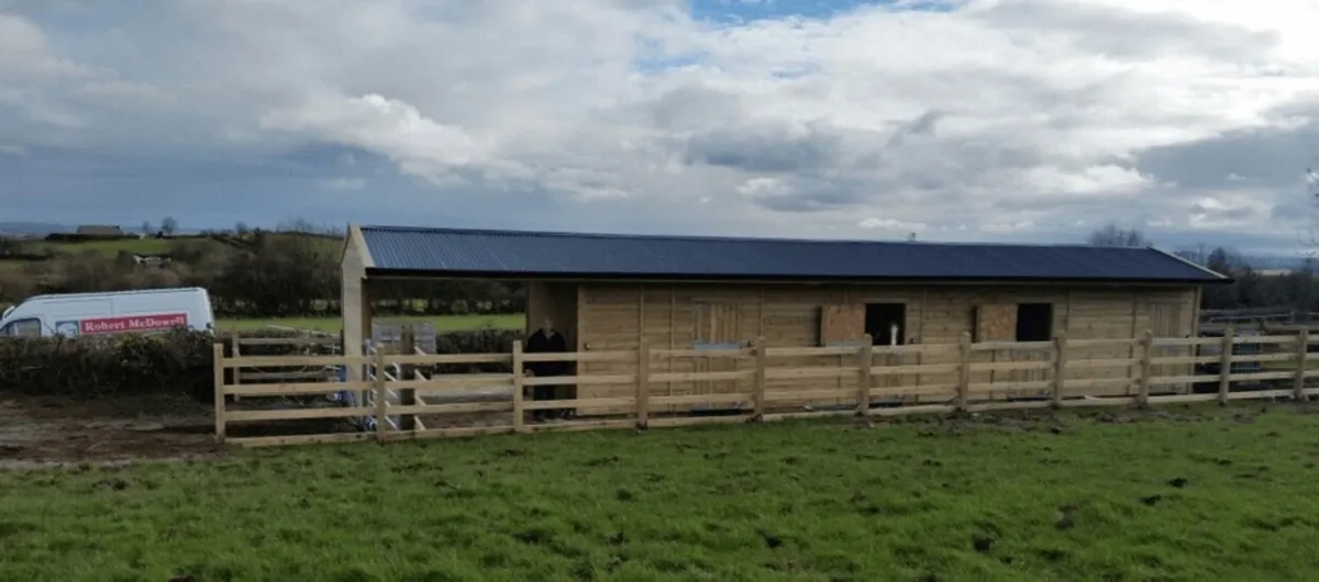 Stables tack rooms field shelters - Image 1