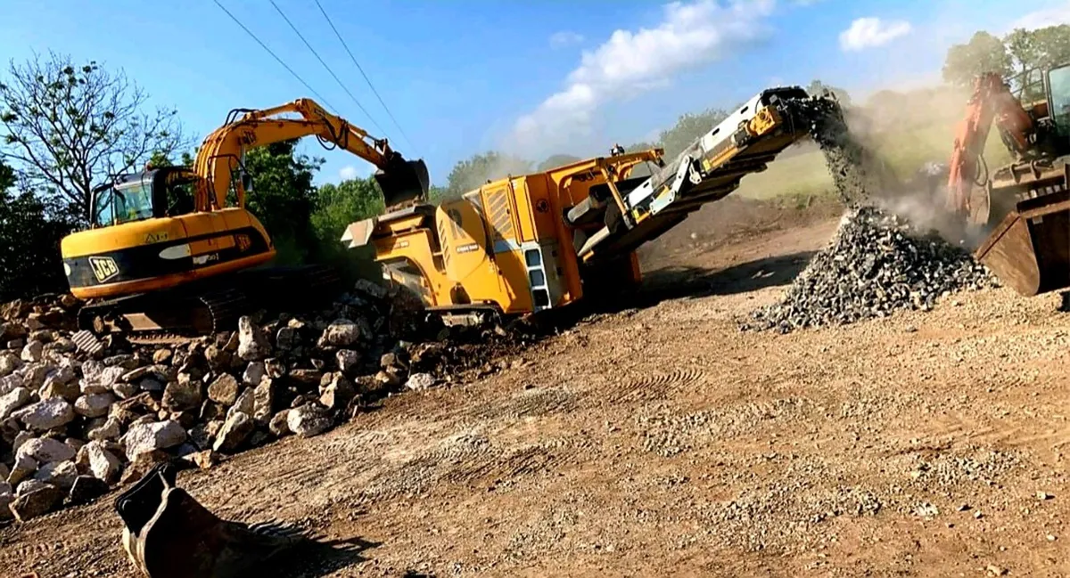 Mobile Crusher & Screener for Hire