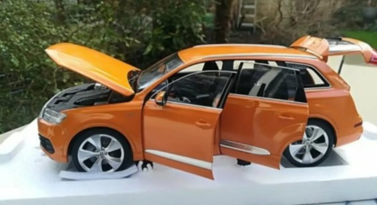 Minichamps 1/18 Audi Q7 - Image 2