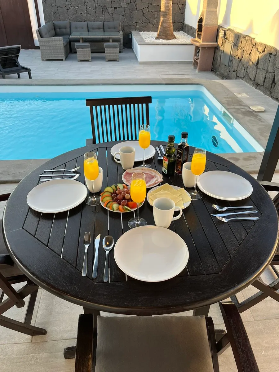 2 Bed Villa - Playa Blanca - Lanzarote - Sleeps 5 - Image 3