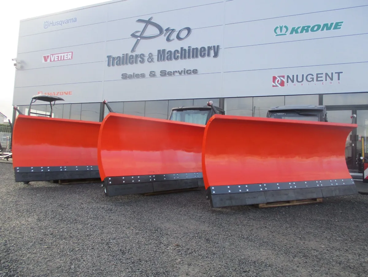 snow plough 2.6m  euro bracket / 3 point linkage - Image 2