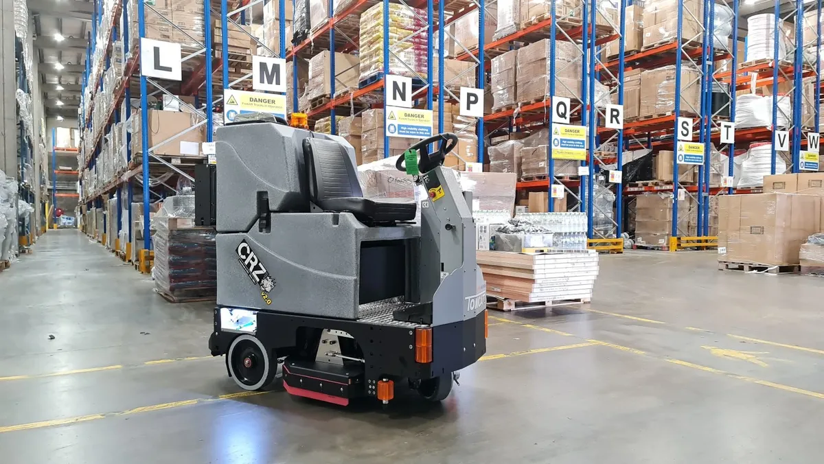 Tomcat CRZ rider scrubber dryer - factory floor - Image 1