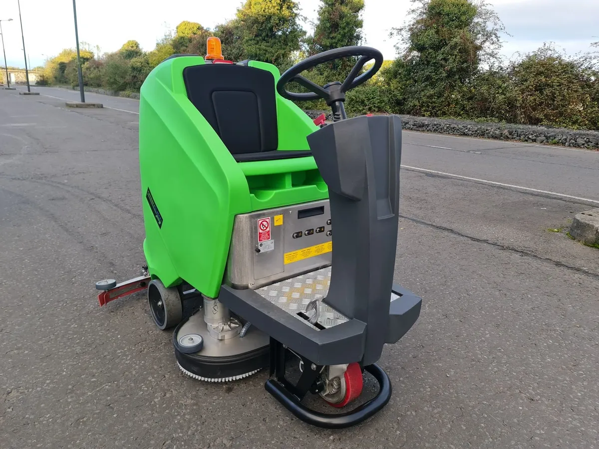 Green Clean riderscrubber - supermarket cleaning - Image 2