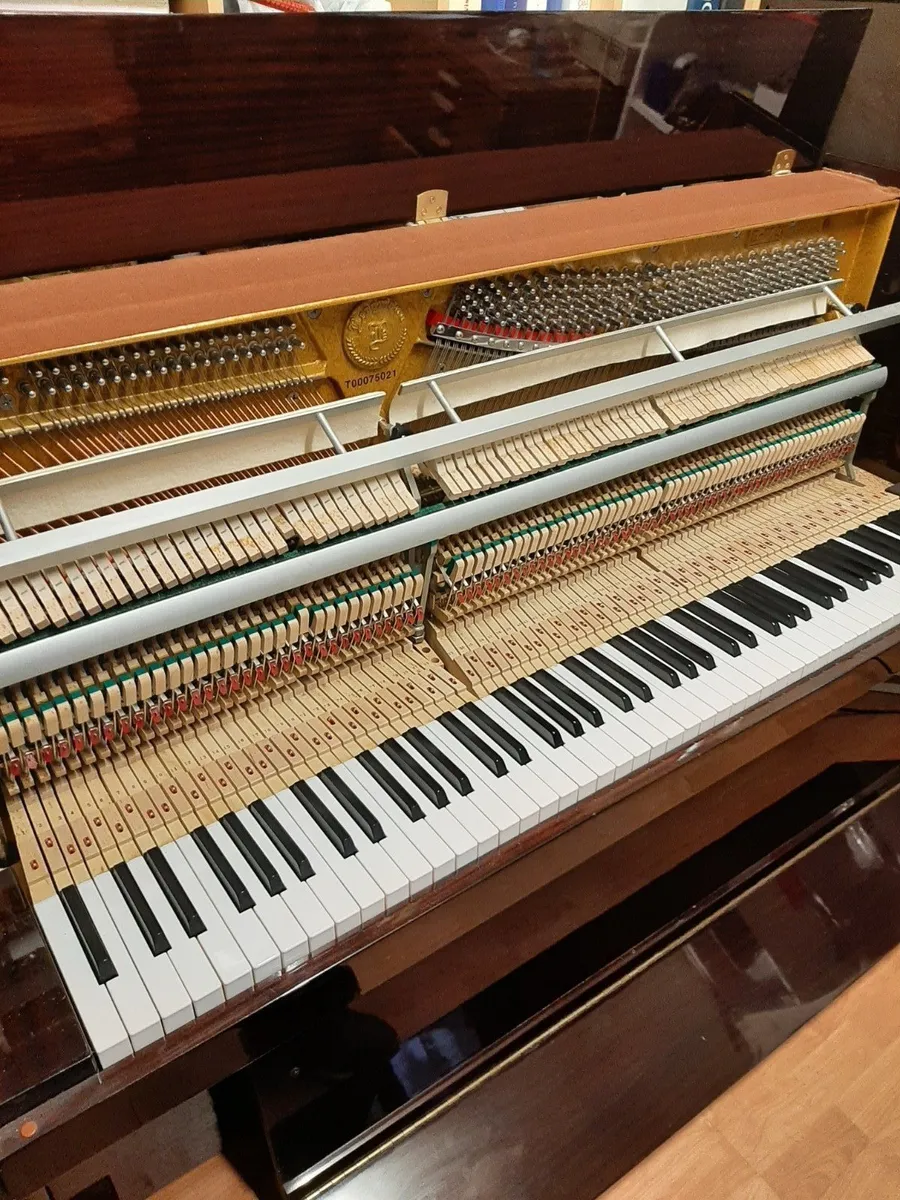 Young chang e106 piano  compact - Image 2