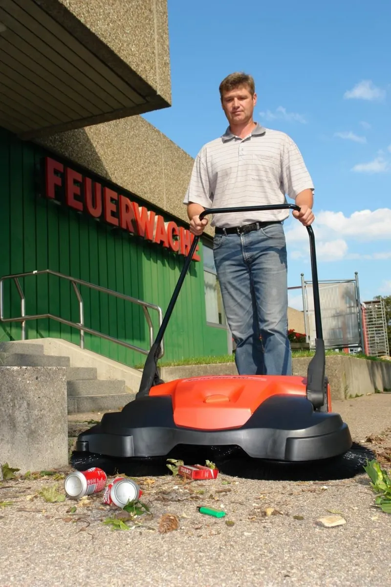 Hagga Sweeper - lithium ion battery powered