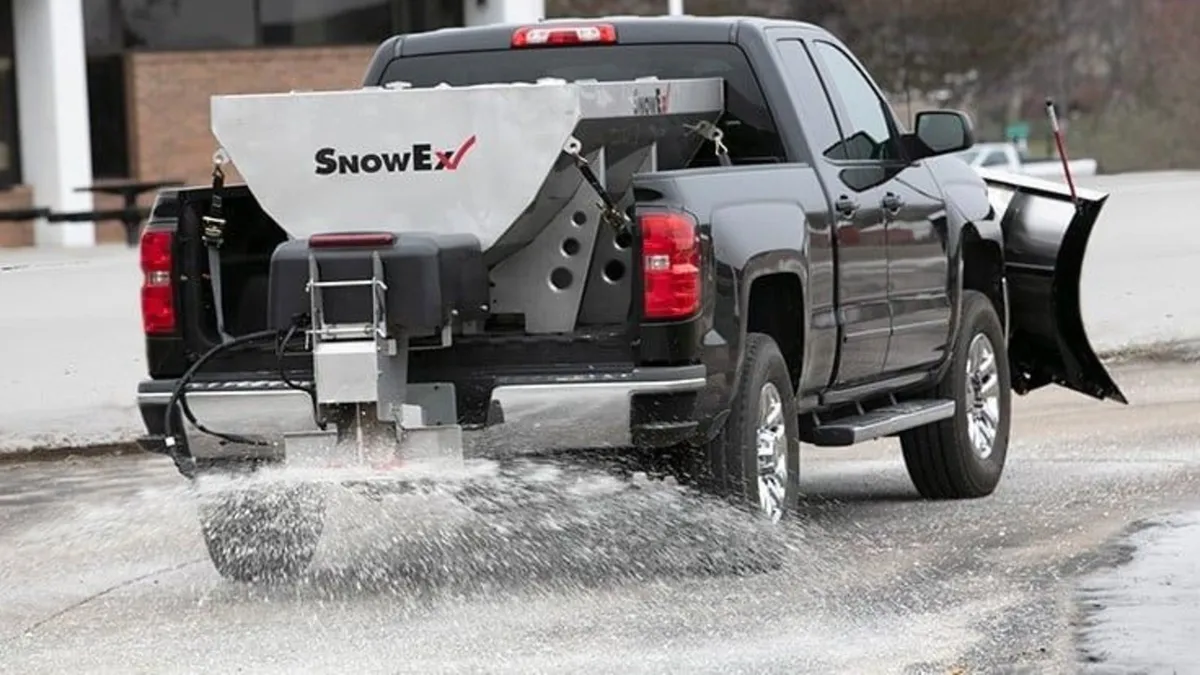 Snow-Ex HELIXX UTV Salt SPREADER - Image 4