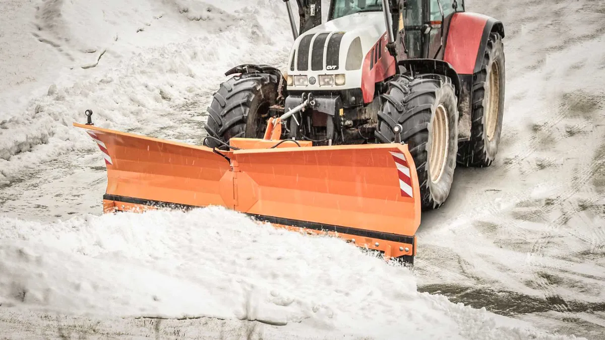 Fliegl V-shaped snow plough Galvanised + Painted - Image 3