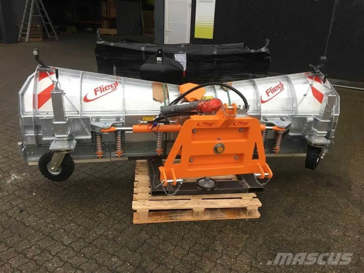 Fliegl V-shaped snow plough Galvanised + Painted - Image 4